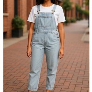 BDG Urban Outfitters Light Wash Unisex Overalls sz 34